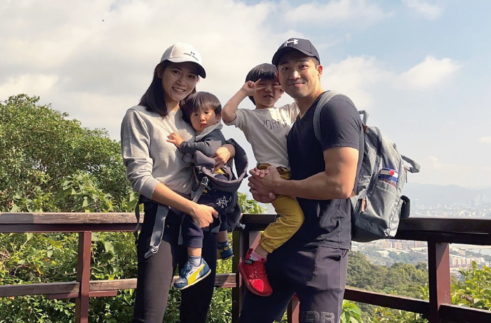 台北市内にて家族でハイキング。台湾の温暖な気候は本当に大好きです。